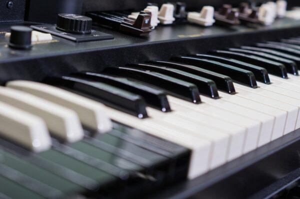 apprendre le piano avec un clavier à 61 touches